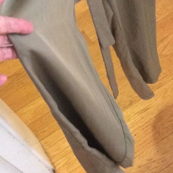 William B belted pocketed jumpsuit. Neutral. Small - Picture 6 of 9